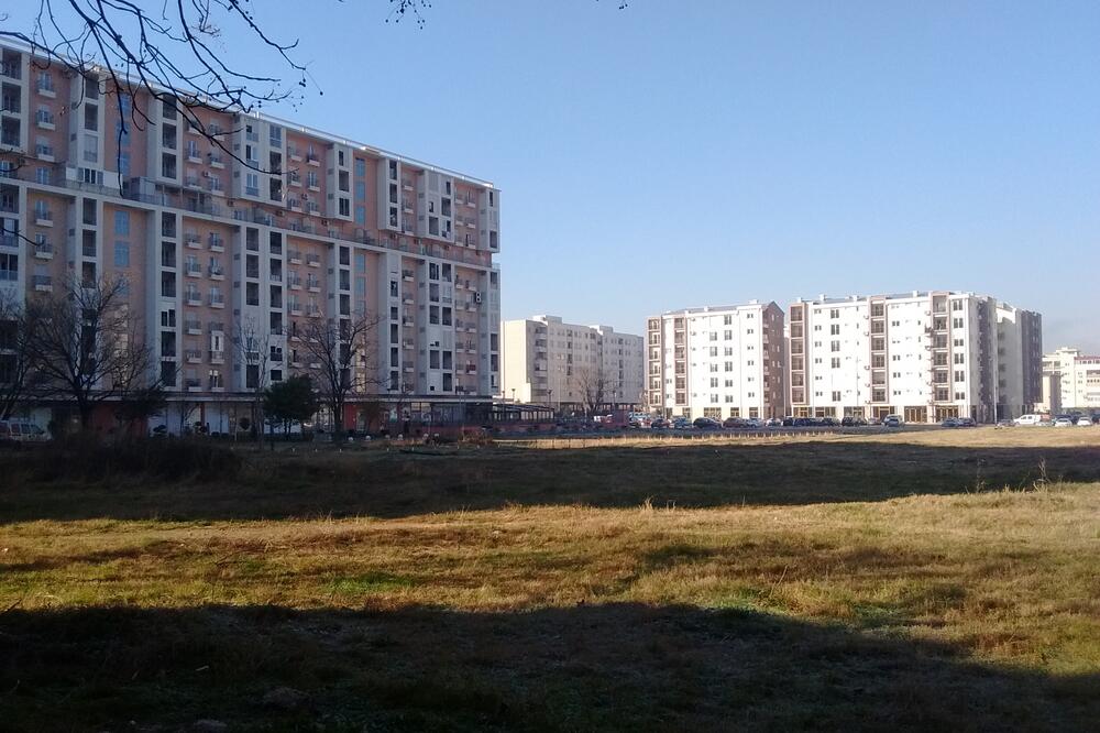 Lokacija budućeg vrtića u Bloku 6, pogled u pravcu zapada, Foto: Borislav Vukićević