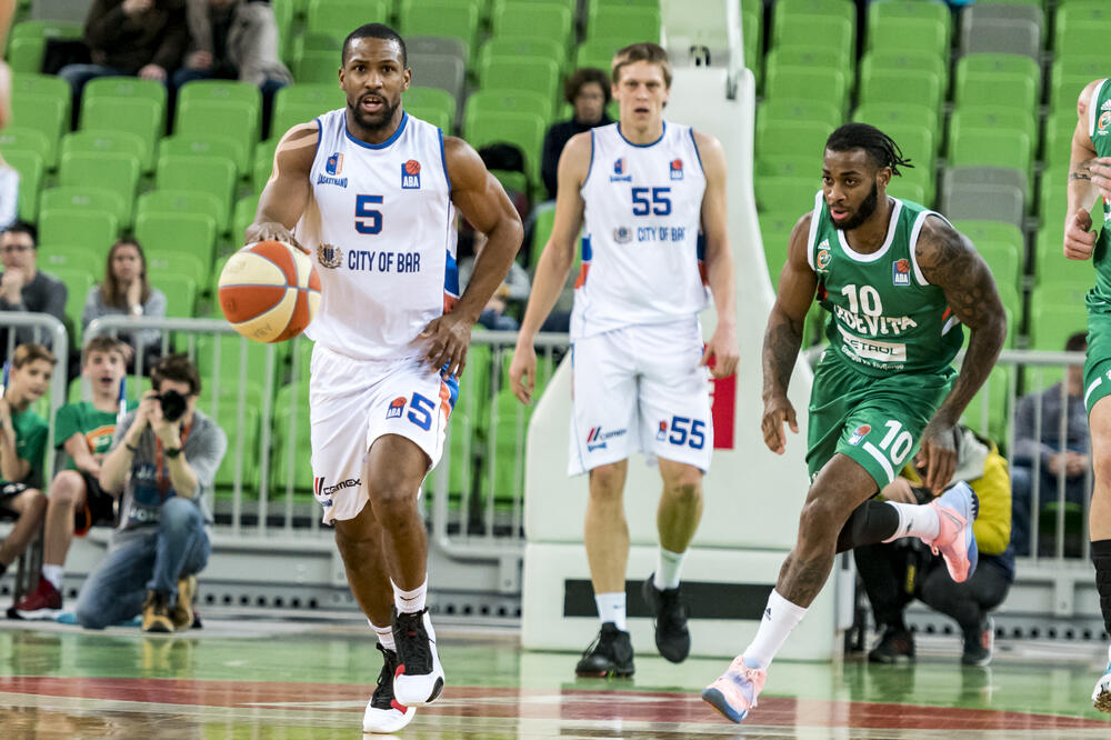 Derik Nidam na meču u Ljubljani, Foto: Jurij Kodrun