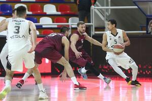 Partizanova osma zaredom: Lider na plus 30 u Železniku