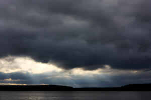 Oblačno, mjestimično padavine, do 13 stepeni