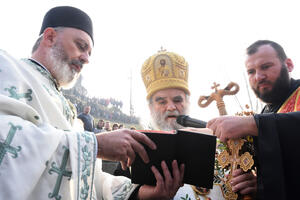 Amfilohije: Đukanović ne može znati šta je crkveno, a šta...