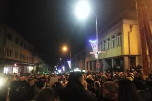 Više hiljada građana u litijama širom Crne Gore