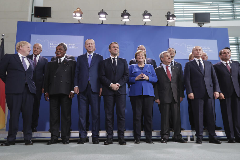 Učesnici jučerašnjeg samita o Libiji u Berlinu, Foto: AP