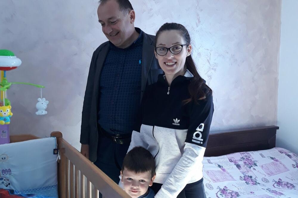 MZ Župa poklonila 150 eura i odjeću, Foto: MZ Župa