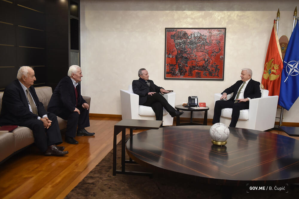 Marković sa predstavnicima penzionera, Foto: Bojana Čupić