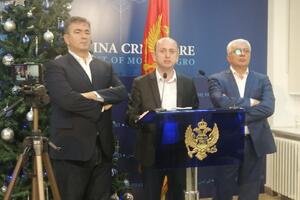 Knežević: Sin Suzane Mugoše vježba razbijanje demonstracija dok...