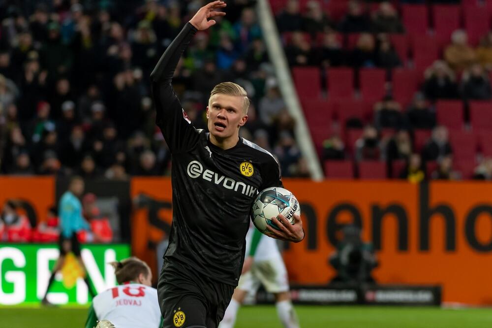 Na debiju dao het-trik za 23 minuta provedena na terenu: Erling Haland, Foto: Beta/AP