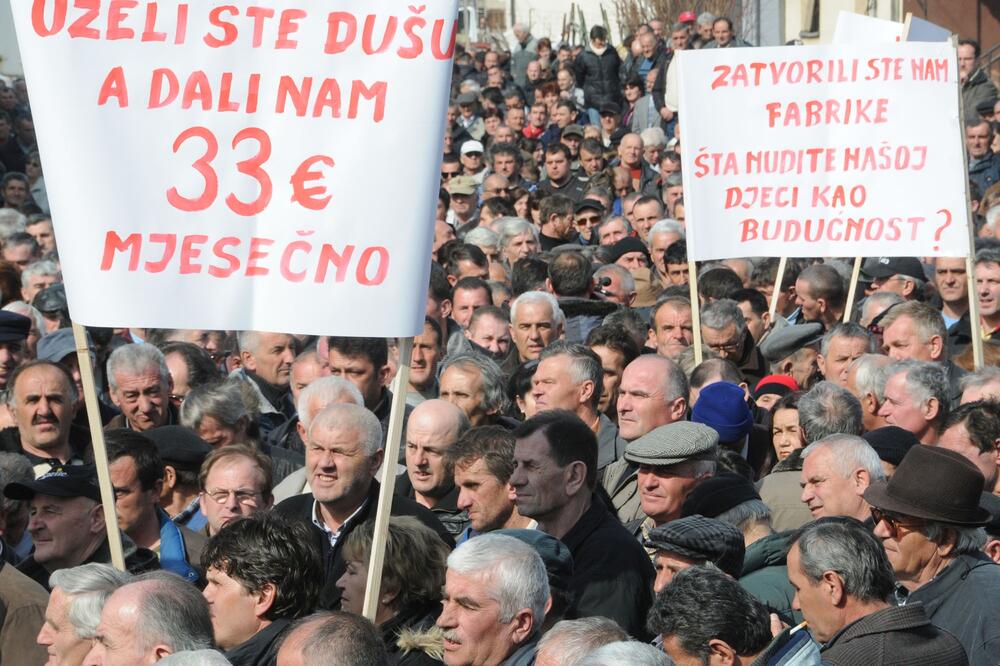 Sa ranijeg protesta radnika nezadovoljnih ekonomskom situacijom, Foto: Arhiva Vijesti