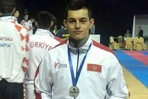 Malović izgubio od evropskog prvaka u borbi za medalju