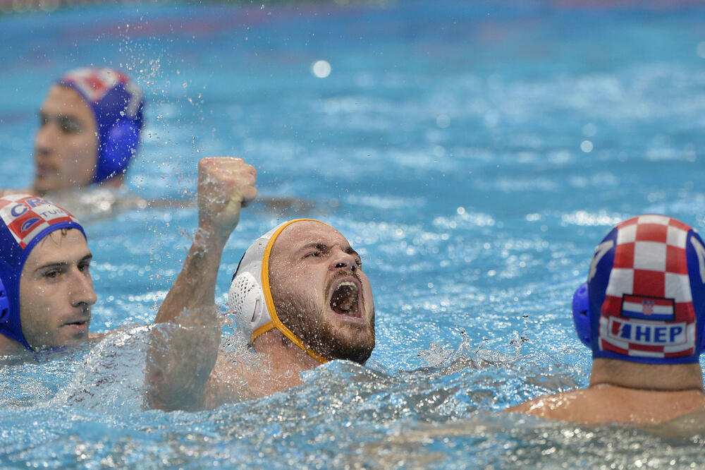 Vladan Spaić slavi gol za 9:9, Foto: Beta/AP