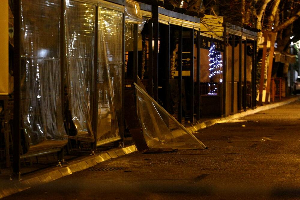 Jutros ispred lokala "Štrudla", Foto: Savo Prelević