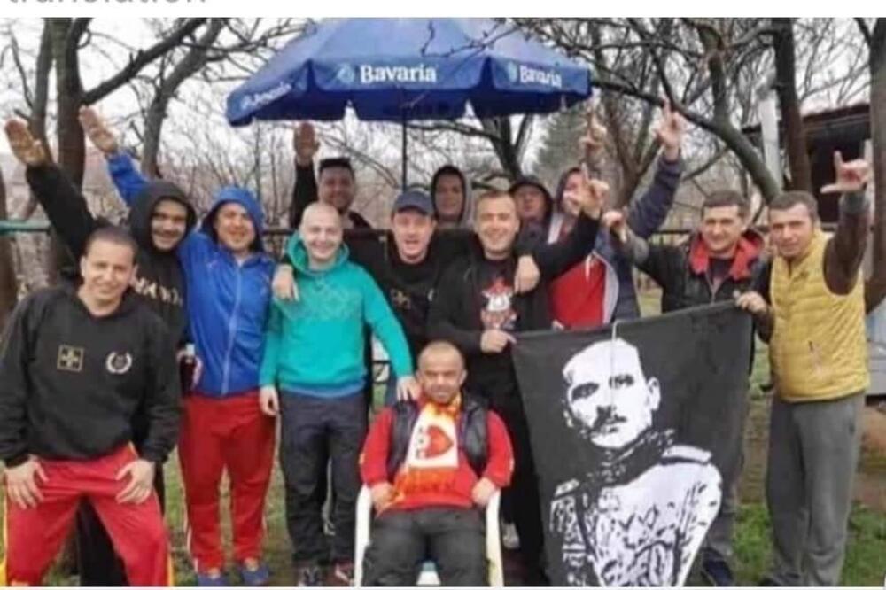 Bleči (treći s lijeva) na spornoj fotografiji koja kruži internetom