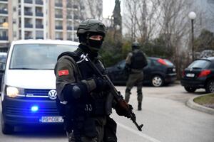VIDEO Specijalna policija stigla u Berane, jedinice poslate i u...