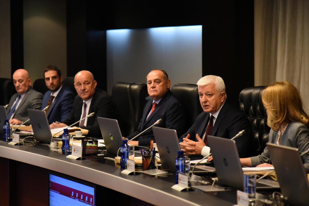 U dokumentima nema podataka o vrijednosti i korišćenju državne imovine, ni jasnih podataka u slučaju prodaje: Sjednica Vlada, Foto: Boris Pejović