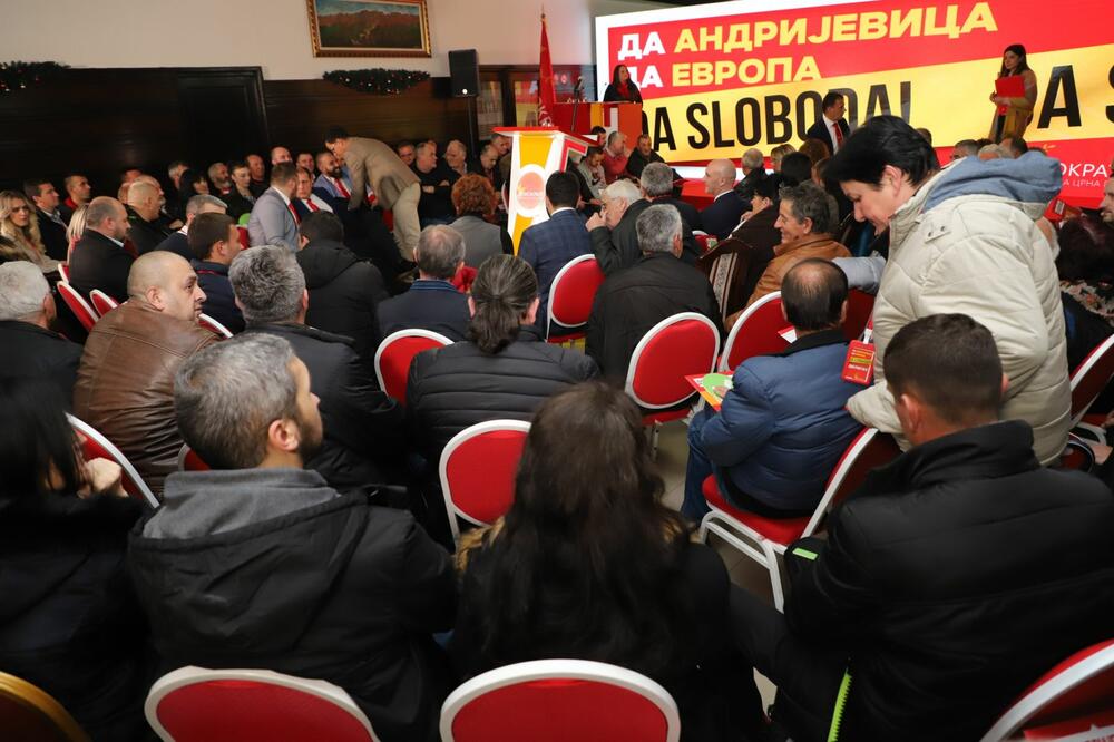 Demokrate, Foto: Demokrate