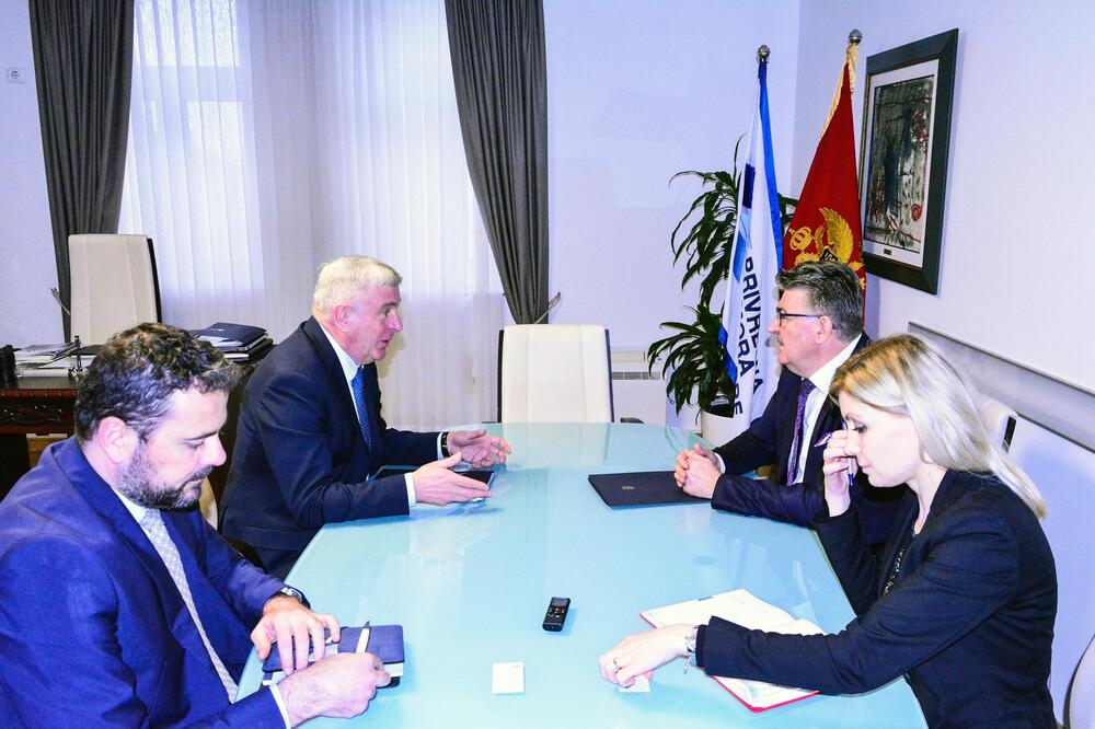 Sa sastanka, Foto: PKCG