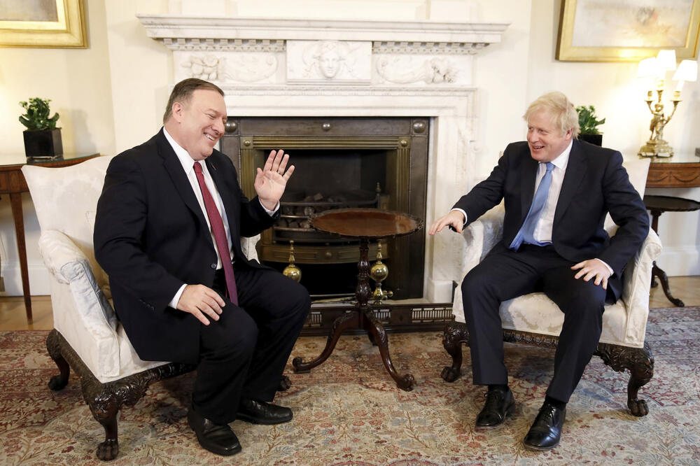 Pompeo i Džonson su razgovarali o sporazumu o slobodnoj trgovini između SAD i Britanije, Foto: AP