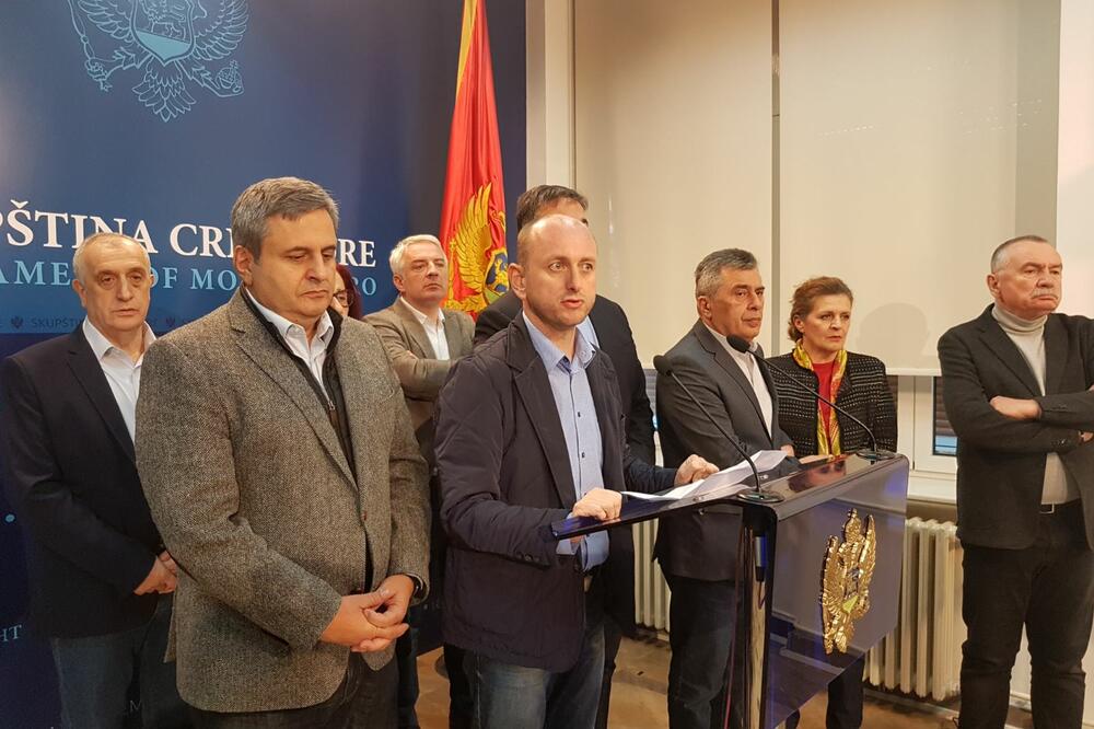 Sa današnjeg presa, Foto: Biljana Matijašević