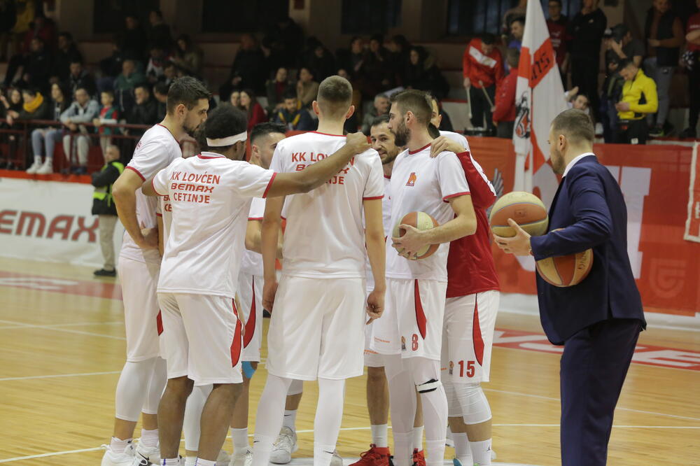 Košarkaši Lovćena, Foto: Novak Abramović