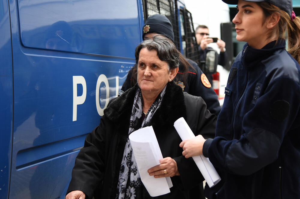 Hapšenje R. Knežević, Foto: Luka Zeković