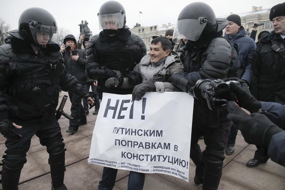 Hapšenje demonstranata, Foto: BETA