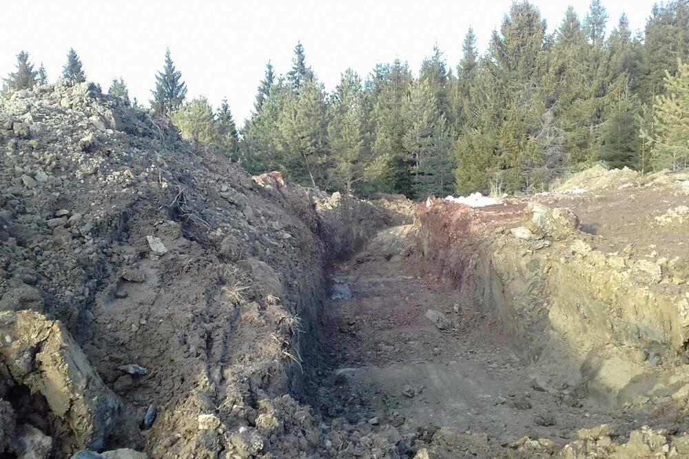 Prekopani put u Adrovićima, Foto: Pljevaljske novine