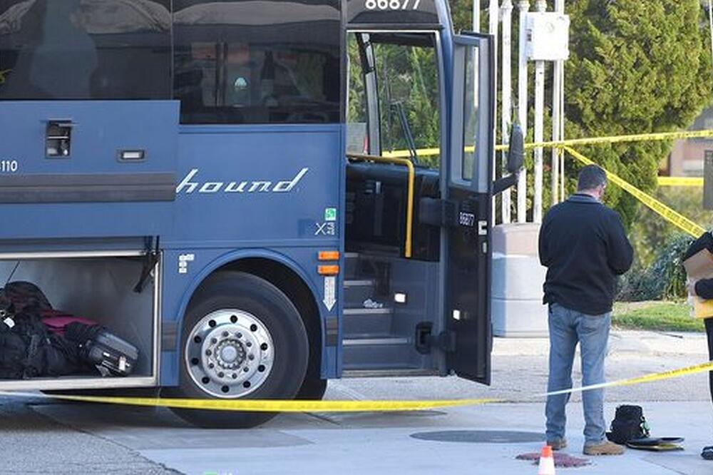 Autobus u kojem se desila pucnjava, Foto: Twitter