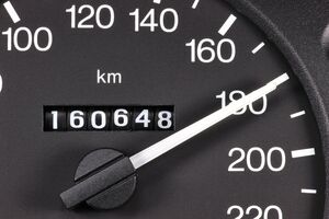 Kažnjen vozač: Prekoračio brzinu za više od 100 km/h