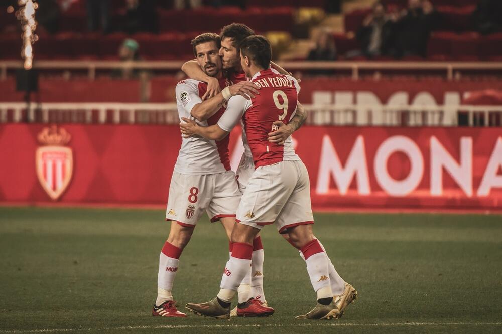 Jovetić u zagrljaju saigrača, Foto: AS Monako