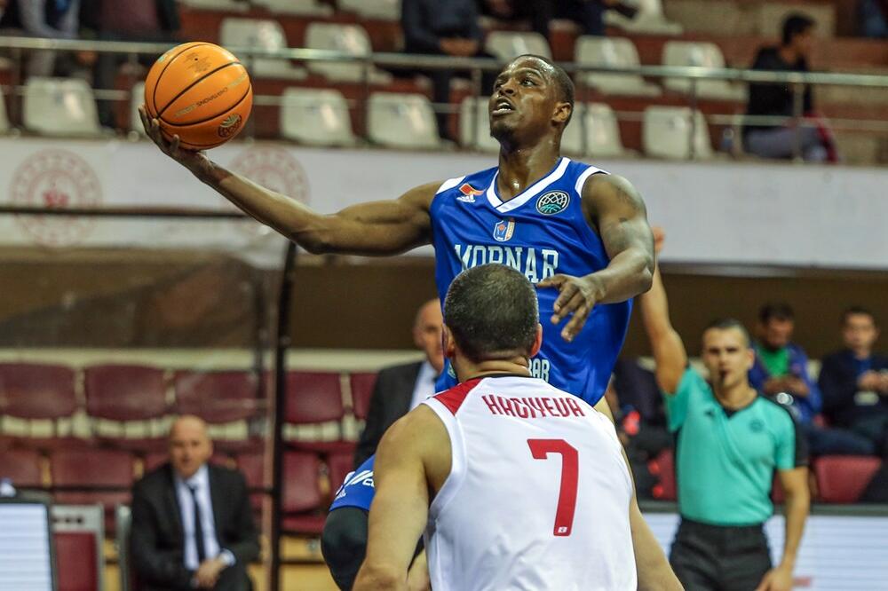 Ajzea Vajthed na meču u Turskoj, Foto: Championsleague.basketball