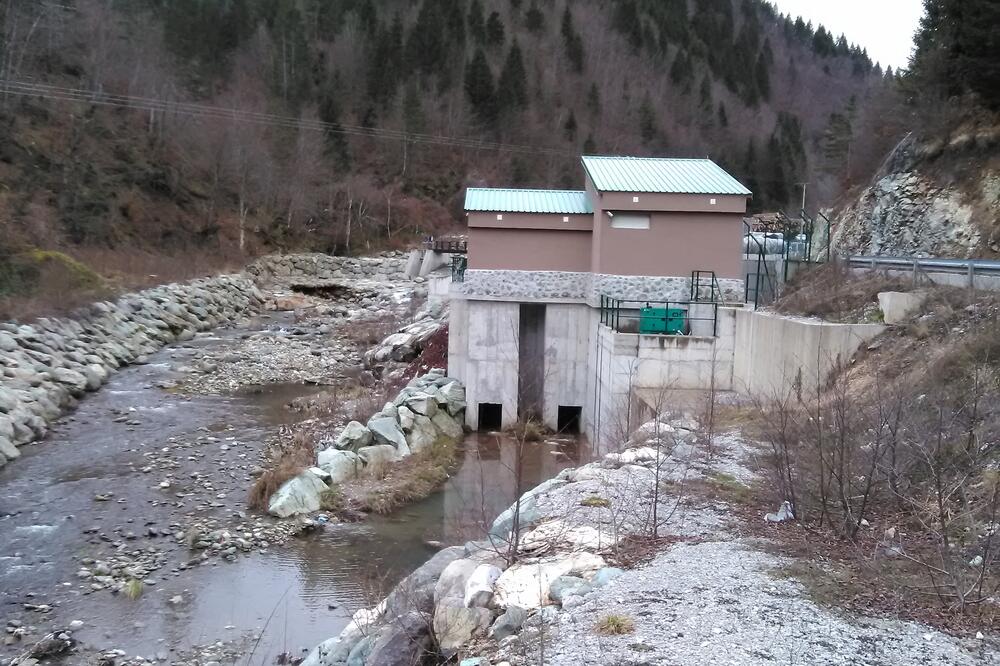 Bemaksove elektrane pored puta Berane-Kolašin, Foto: Tufik Softić