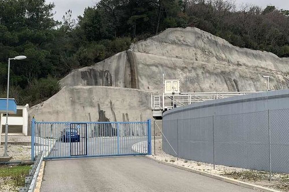 Postrojenje nakon odlaska Njemaca, Foto: Vuk Lajović