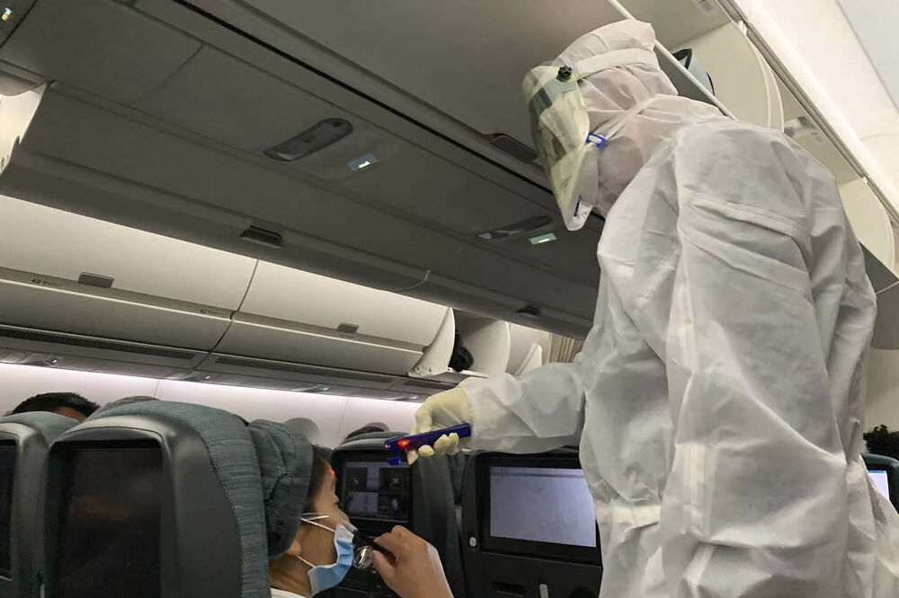 SZO priprema preporuke za članove avionskih posada, Foto: AP