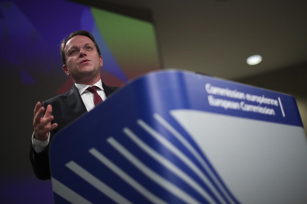 Varhelji, Foto: BETA/AP, BETA/AP