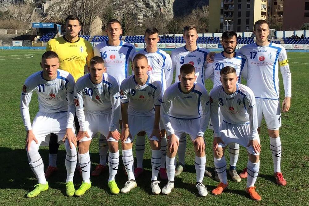 Fudbaleri Budućnosti koji su počeli meč protiv Bokelja, Foto: FK Budućnost