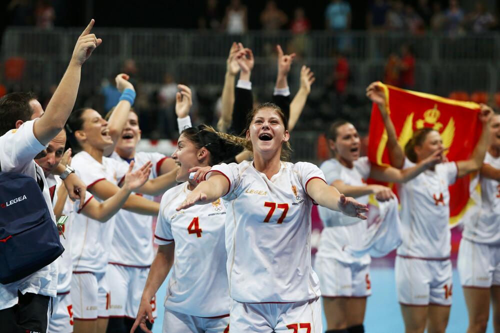 Majda Mehmedović slavi olimpijsko srebro iz Londona, Foto: Reuters