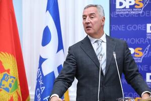Đukanović: Predočićemo ko se obračunava sa Crnom Gorom