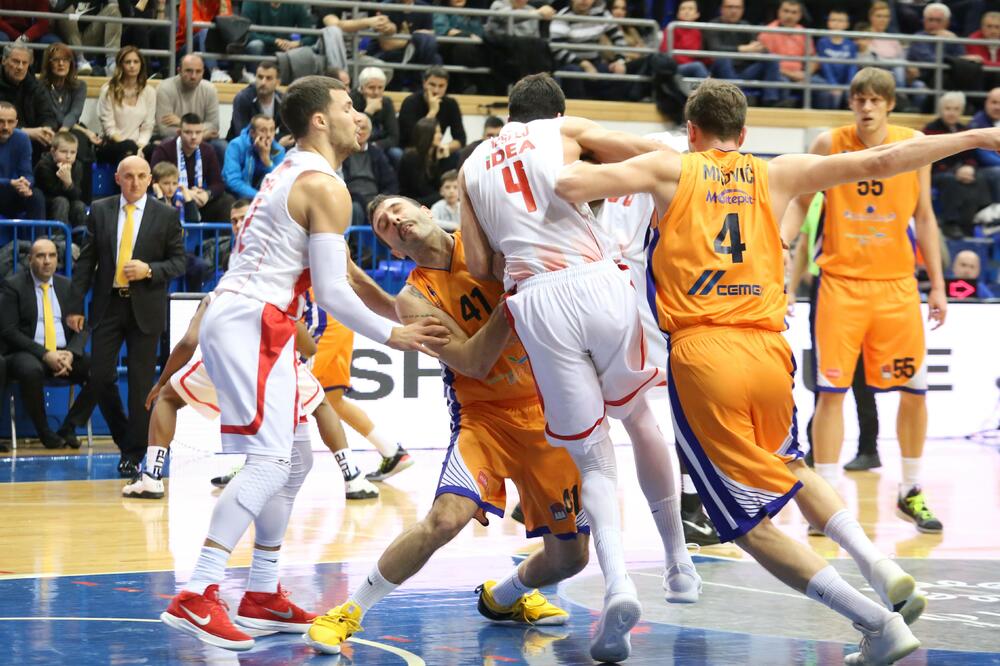 Sa utakmice Mornar - Crvena zvezda prošle sezone, Foto: BETAPHOTO/ABA liga/Mornar/MEDIA Pro