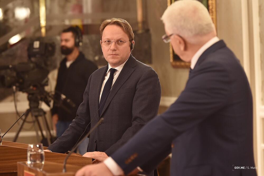 Oliver Varhelji i Duško Marković na konferenciji za novinare, Foto: Gov.me