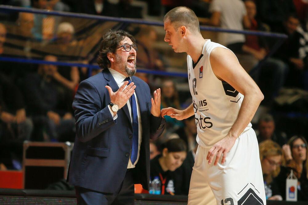 Trener Partizana Andrea Trinkjeri i kapiten Novica Veličković, Foto: (BETAPHOTO/BRANISLAV BOZIC/DS)