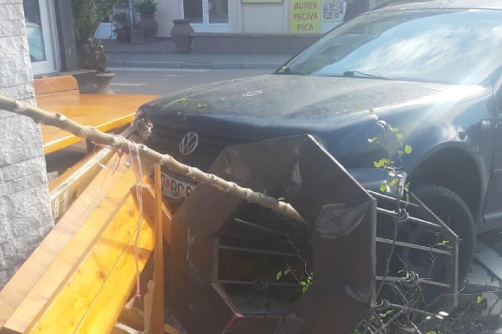 Sa mjesta nezgode, Foto: Vuk Lajović