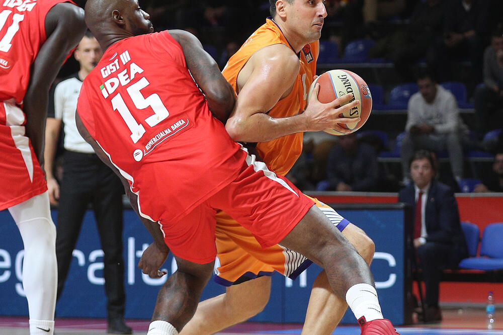 Bjelica u duelu sa Gistom, Foto: Crvena zvezda MTS