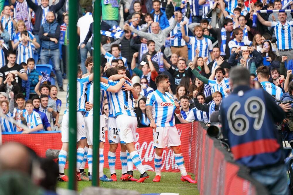 Slavlje fudbalera i navijača Sosijedada