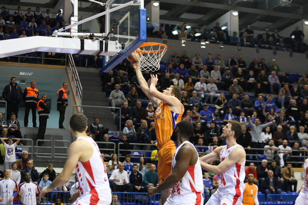 Uroš Luković pod košem Zvezde, Foto: Mornar/Mediapro