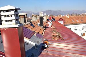 Nikšić: Stanari zgrade o svom trošku sanirali krovove koje je...