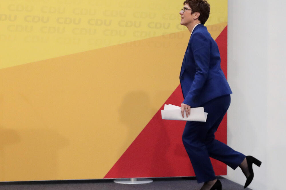 Ostaje na dužnosti ministarke odbrane: Kramp Karenbauer, Foto: AP