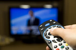 Kablovski operateri će morati da zaključavaju četiri emisije TV...
