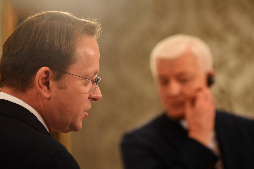 Evropski komesar Oliver Varhelji i Marković, Foto: Boris Pejović