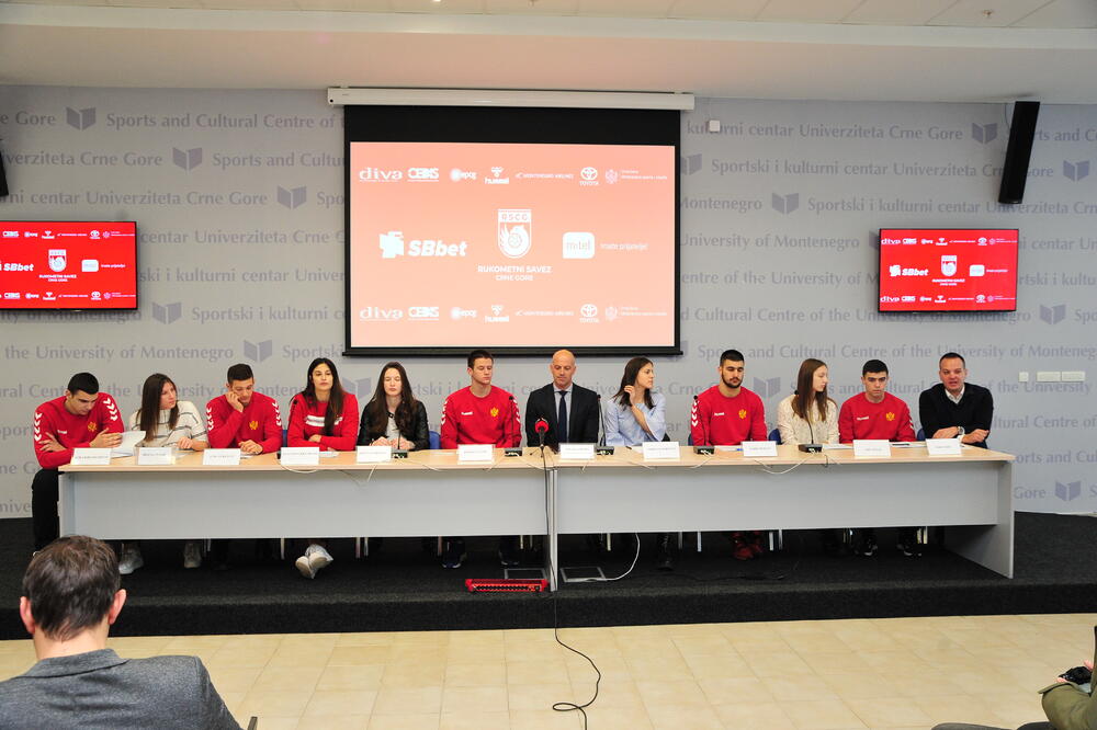 Sa pres konferencije, Foto: Stefan Ivanović