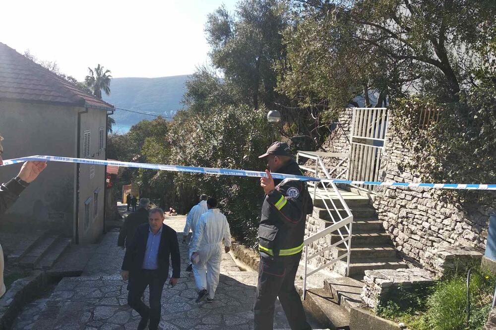 Krim-tehničari traže tragove nakon ubistva Roganovića, Foto: Željko Vuksanović